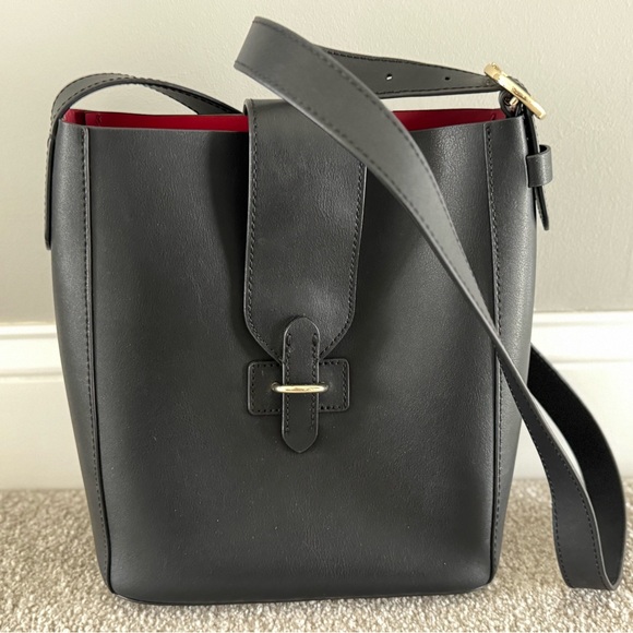 Banana Republic - Vegan Black Leather Crossbody/Shoulder Bag - Picture 5 of 5